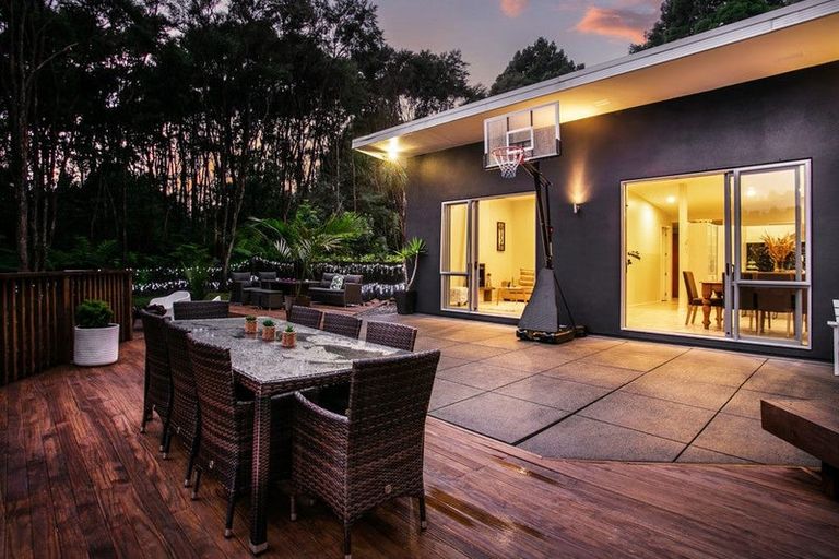 Photo of property in 20 Bendalls Lane, Oratia, Auckland, 0604