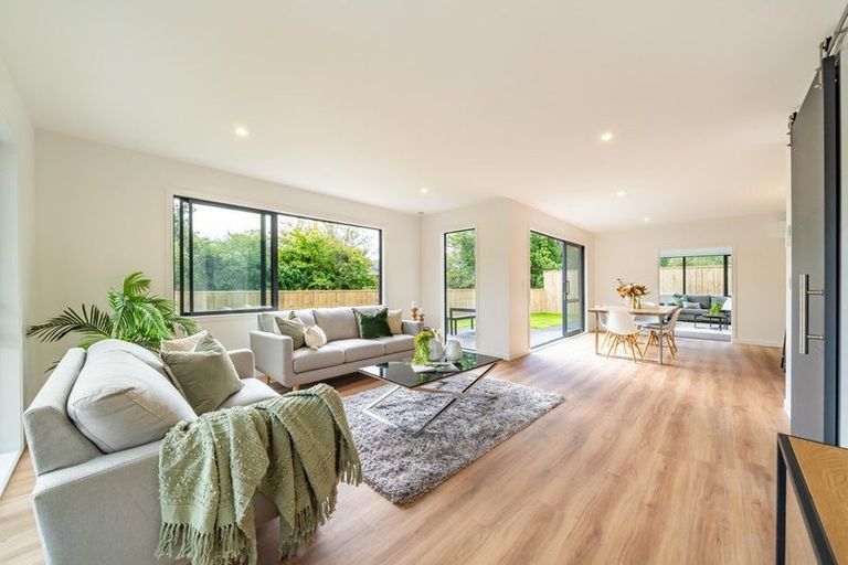 Photo of property in 47c Heretaunga Square, Silverstream, Upper Hutt, 5019