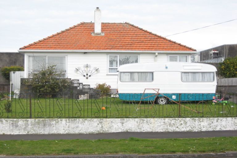 Photo of property in 44 Drake Street, Vogeltown, New Plymouth, 4310