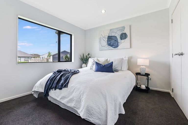 Photo of property in 16 Twin Willow Close, Cambridge, 3434