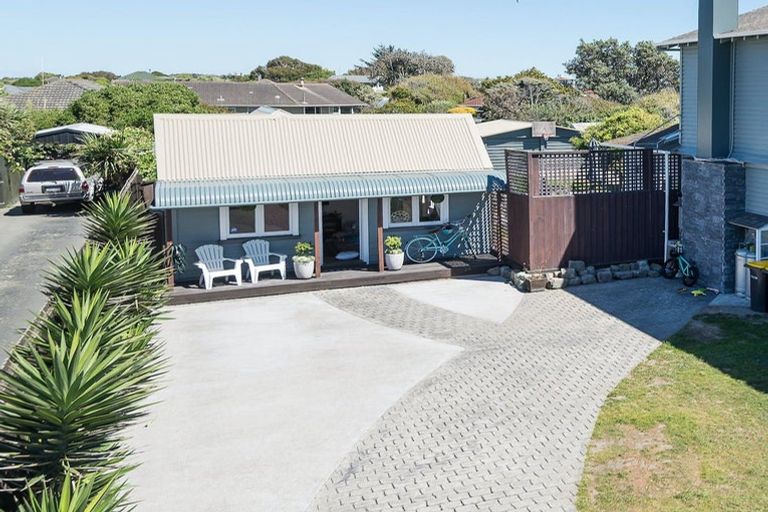 Photo of property in 5 Marine Parade, North New Brighton, Christchurch, 8083