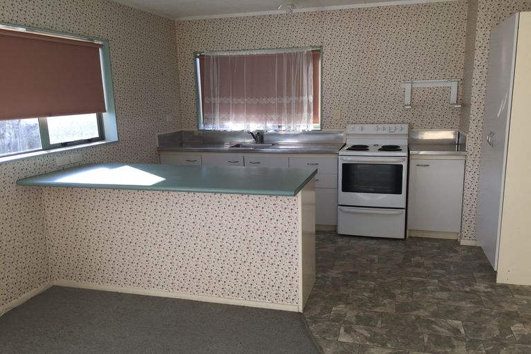 Photo of property in 4 Zefiro Drive, Massey, Auckland, 0614