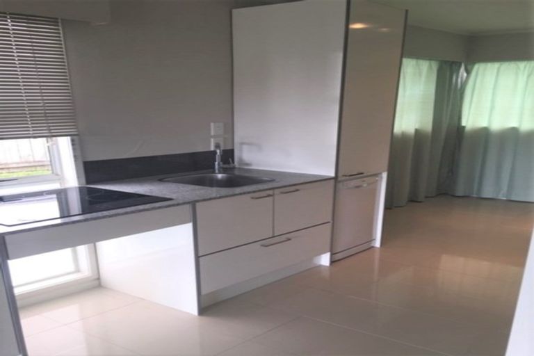 Photo of property in 1/200 Chivalry Road, Glenfield, Auckland, 0629