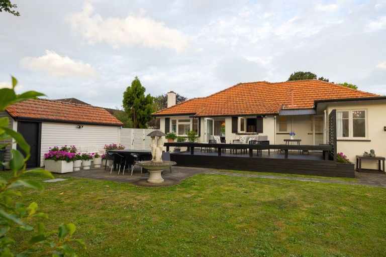 Photo of property in 12 Manuka Street, Hokowhitu, Palmerston North, 4410