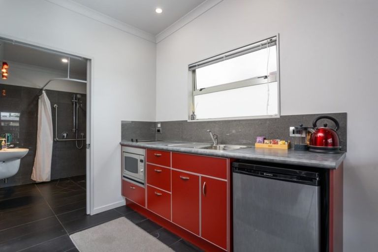 Photo of property in 24 Cologne Street, Martinborough, 5711