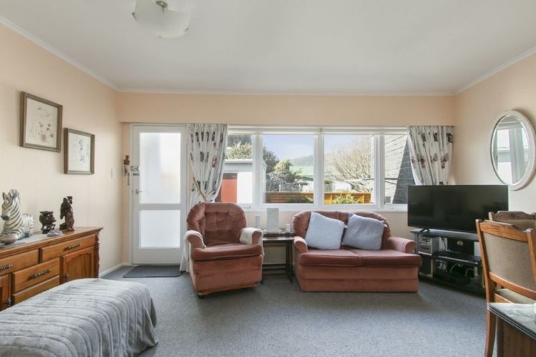 Photo of property in 1-20/27 Whites Line West, Woburn, Lower Hutt, 5010