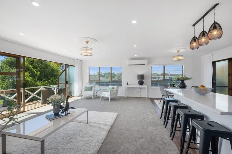 Photo of property in 68 Weatherly Road, Torbay, Auckland, 0630