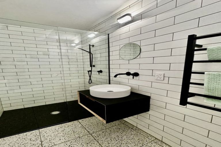 Photo of property in 16 Burnham Street, Seatoun, Wellington, 6022