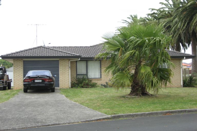 Photo of property in 1 Ranch Place, Pukekohe, 2120