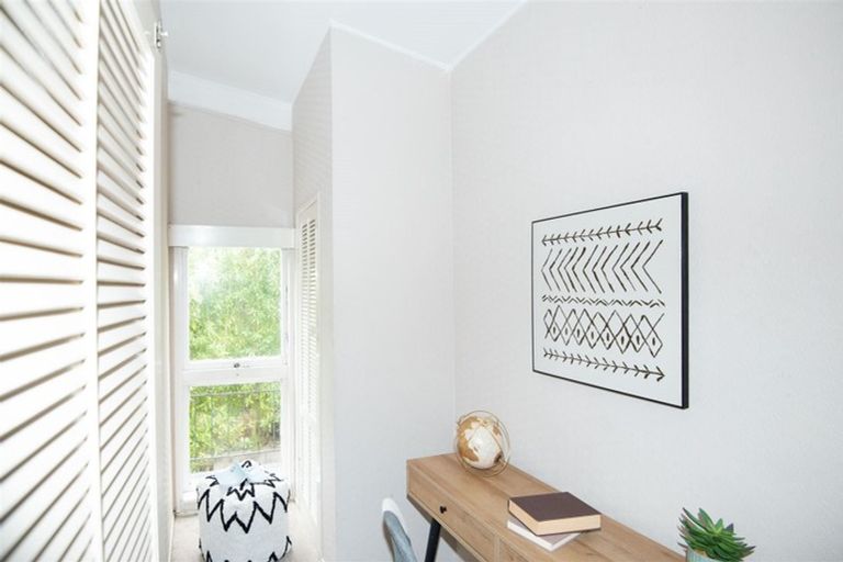 Photo of property in 2 Park Hill Road, Birkenhead, Auckland, 0626