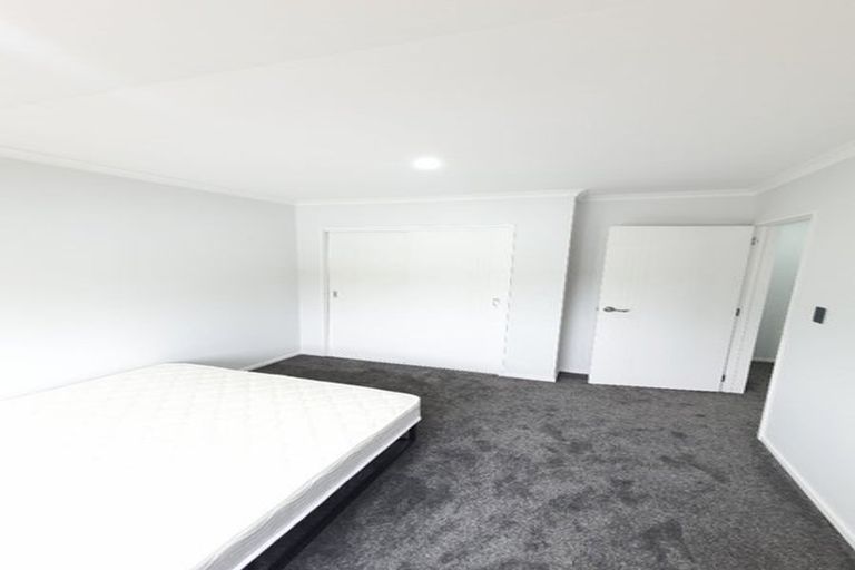 Photo of property in 425d Great South Road, Opaheke, Papakura, 2113