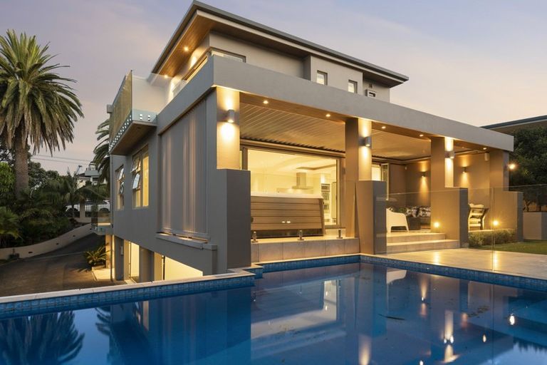 Photo of property in 12 Hauraki Road, Hauraki, Auckland, 0622