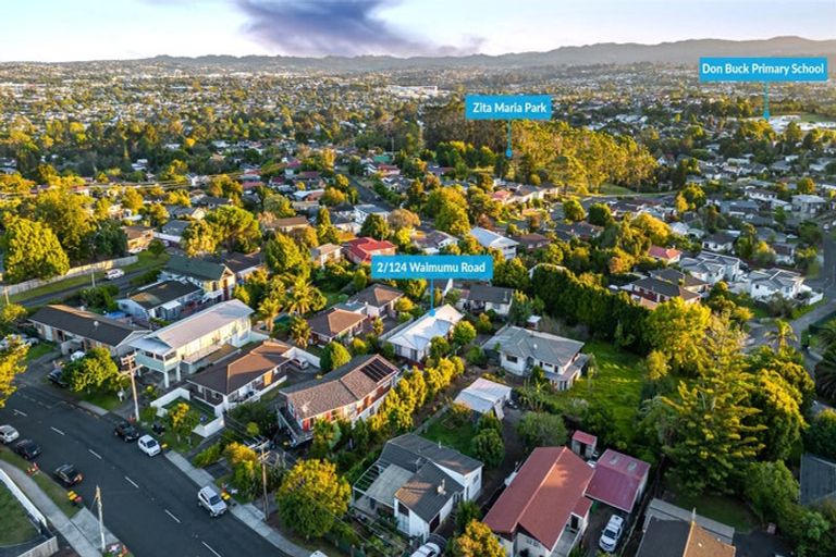 Photo of property in 2/124 Waimumu Road, Massey, Auckland, 0614