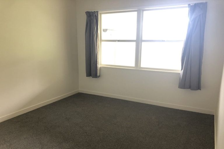 Photo of property in 2/2a Ascot Avenue, Narrow Neck, Auckland, 0624