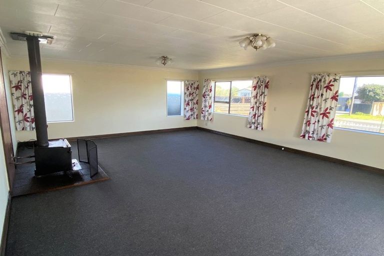 Photo of property in 6 Hussey Street, Oakura, 4314