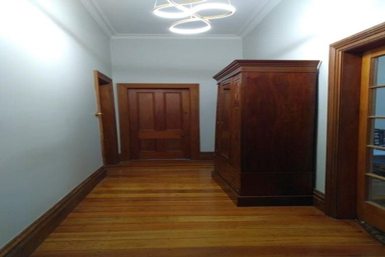 Photo of property in 17 Poplar Grove, Thorndon, Wellington, 6011