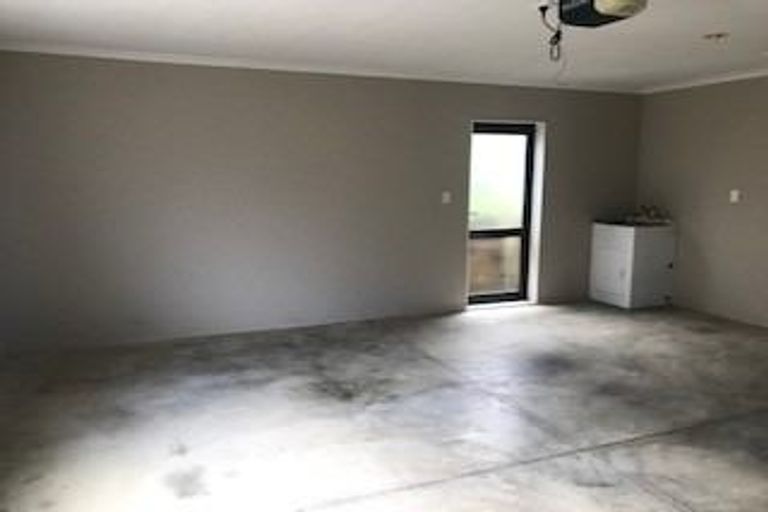 Photo of property in 72 Garelja Road, Henderson, Auckland, 0612