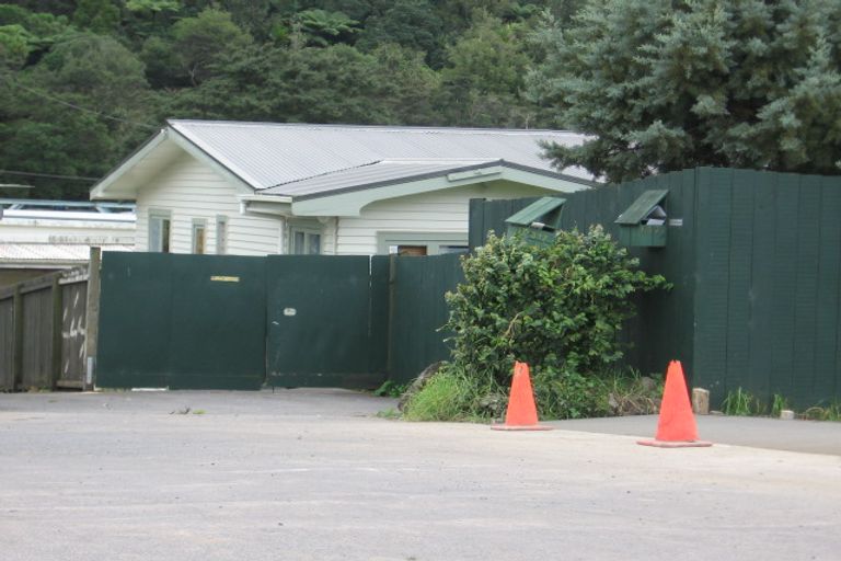 Photo of property in 1/617 Swanson Road, Swanson, Auckland, 0612