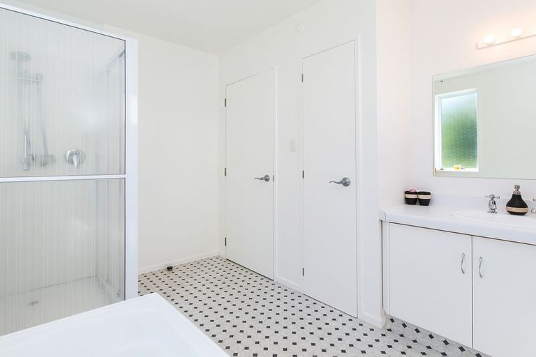 Photo of property in 66 Cliffs Road, Saint Clair, Dunedin, 9012