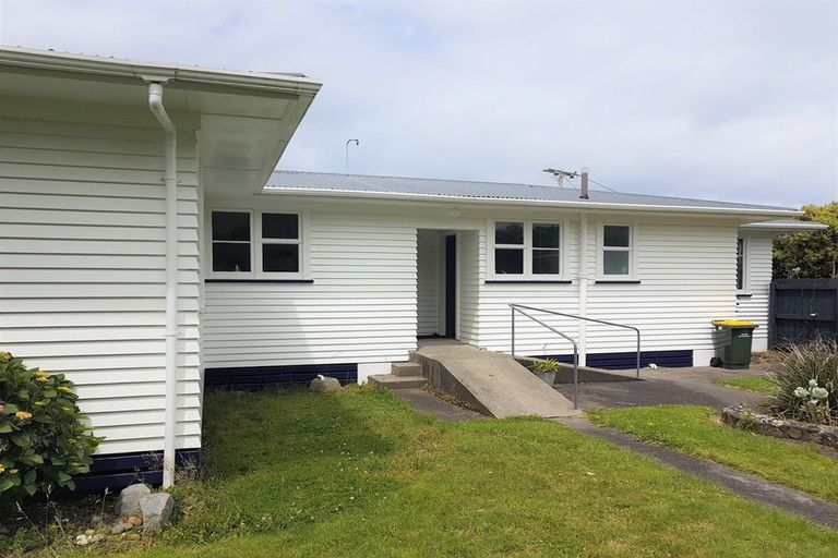 Photo of property in 33 Fox Street, Opunake, 4616