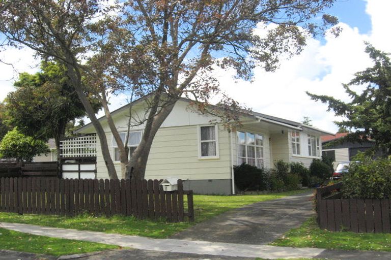 Photo of property in 11 Malmo Place, Manurewa, Auckland, 2102