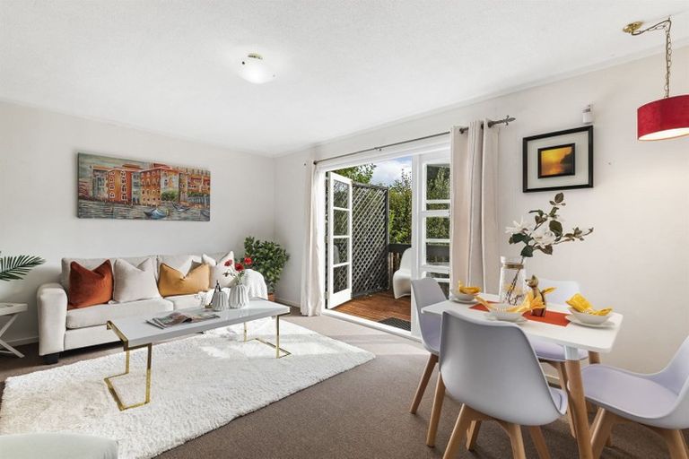 Photo of property in 1/23a Cliff Road, Torbay, Auckland, 0630