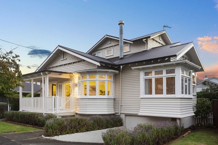 Photo of property in 26 Jubilee Avenue, Devonport, Auckland, 0624