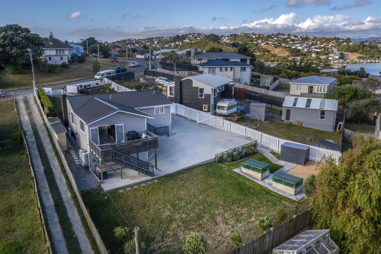 Photo of property in 81 Waiuta Street, Titahi Bay, Porirua, 5022