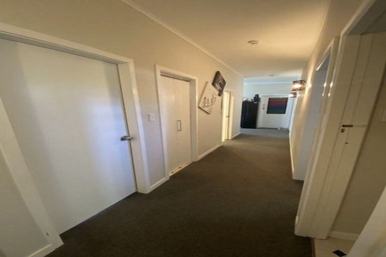 Photo of property in 62 Kelburn Parade, Kelburn, Wellington, 6012