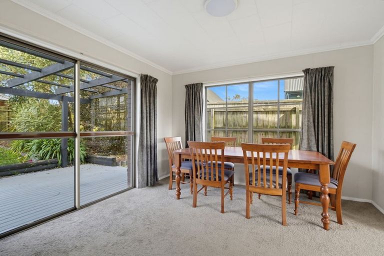 Photo of property in 35 Waitawa Place, Lynmore, Rotorua, 3010