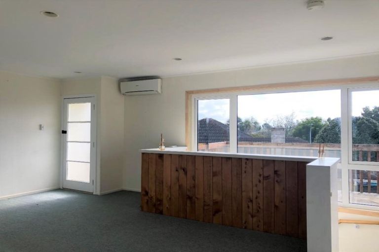 Photo of property in 42 Durham Street, Te Atatu Peninsula, Auckland, 0610