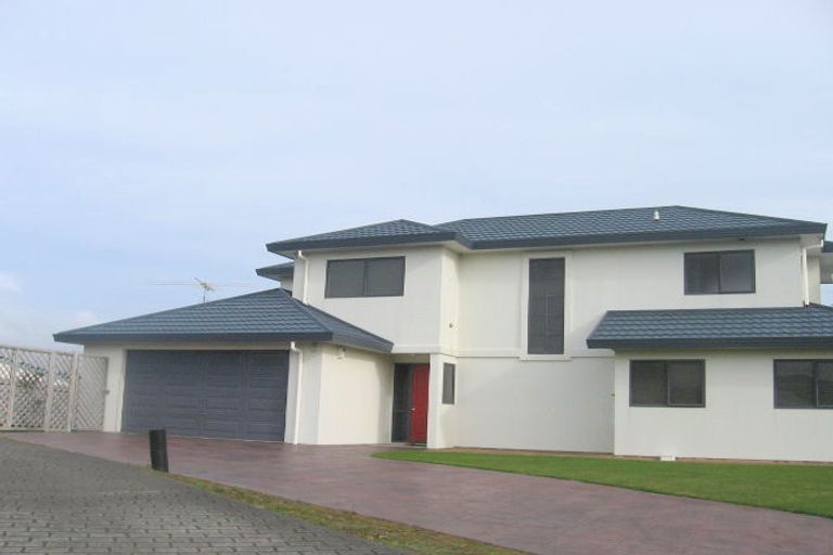 Photo of property in 6 Pendeen Place, Camborne, Porirua, 5026