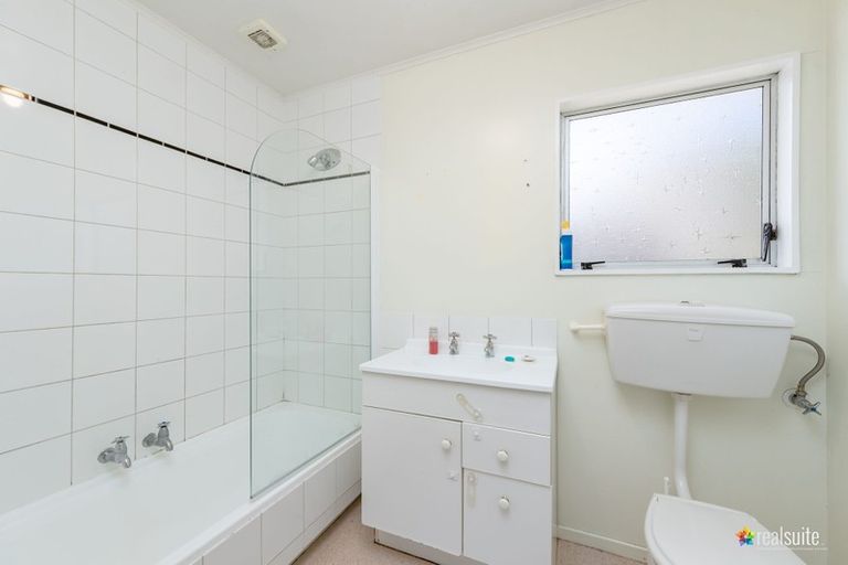 Photo of property in 21 Oaklands Grove, Clouston Park, Upper Hutt, 5018