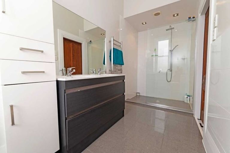 Photo of property in 51 Garfield Road, Helensville, 0800