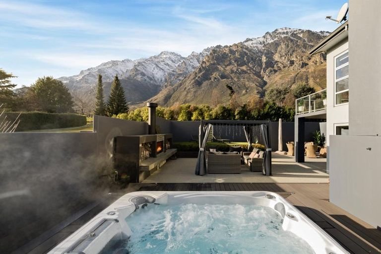 Photo of property in 2 Tasman Terrace, Drift Bay, Queenstown, 9371