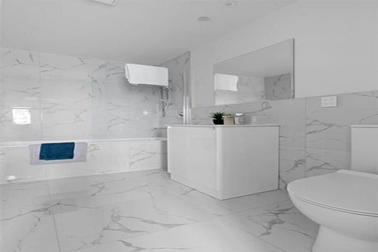 Photo of property in 2 Warbler Crescent, Papakura, 2110