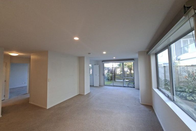 Photo of property in Bay Palms Apartments, 2a/30 Bute Road, Browns Bay, Auckland, 0630