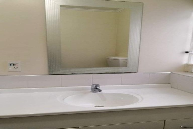 Photo of property in 1/75 Settlement Road, Papakura, 2110