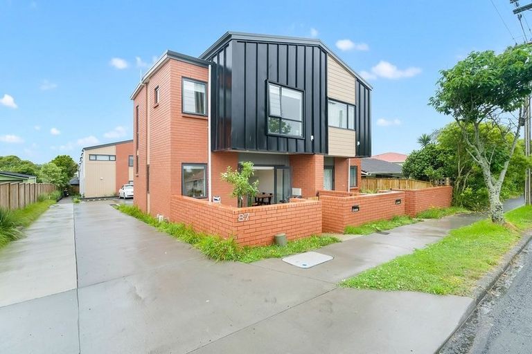 Photo of property in 2/87 Astley Avenue, New Lynn, Auckland, 0600