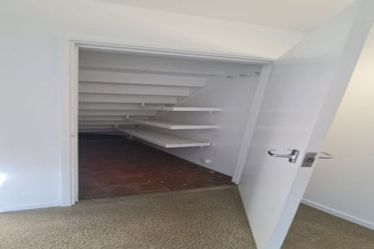 Photo of property in 11 Shortland Place, Havelock North, 4130