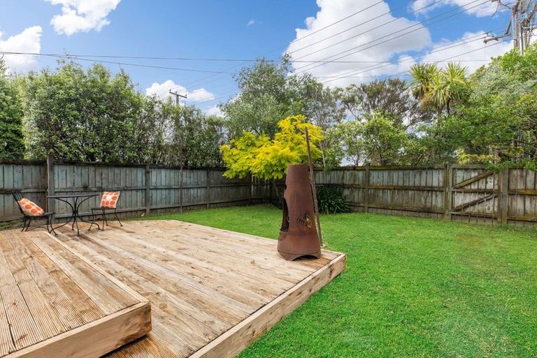 Photo of property in 22 Glengarry Road, Glen Eden, Auckland, 0602