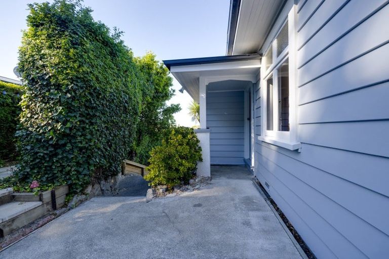 Photo of property in 4 Harvey Road, Bluff Hill, Napier, 4110