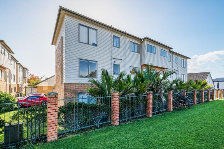 Photo of property in St Claire Village, 179/172 Mcleod Road, Te Atatu South, Auckland, 0610