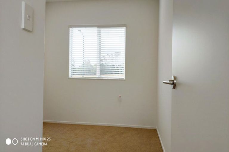 Photo of property in 2 Herekino Street, Westgate, Auckland, 0814