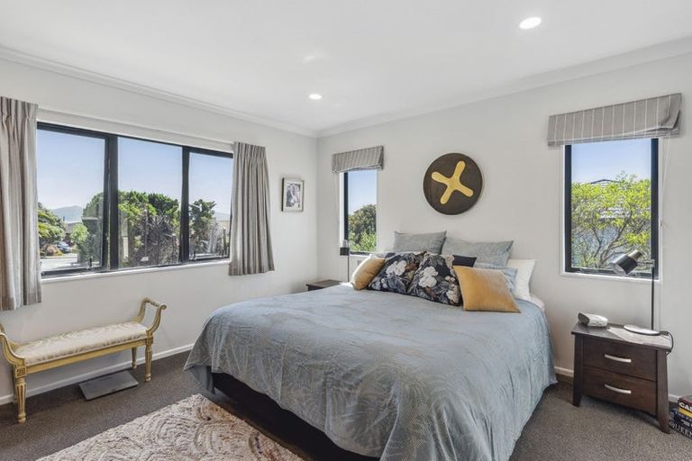 Photo of property in 41 Quadrant Heights, Paraparaumu, 5032