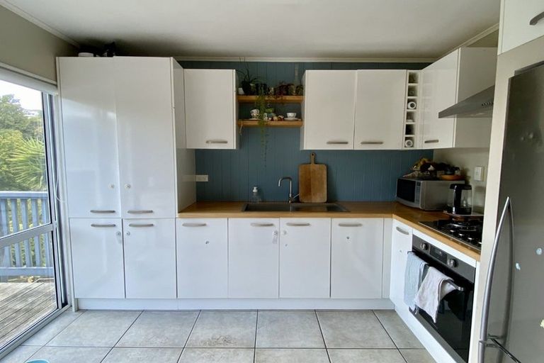 Photo of property in 52 Stillwater Crescent, Stillwater, Silverdale, 0993