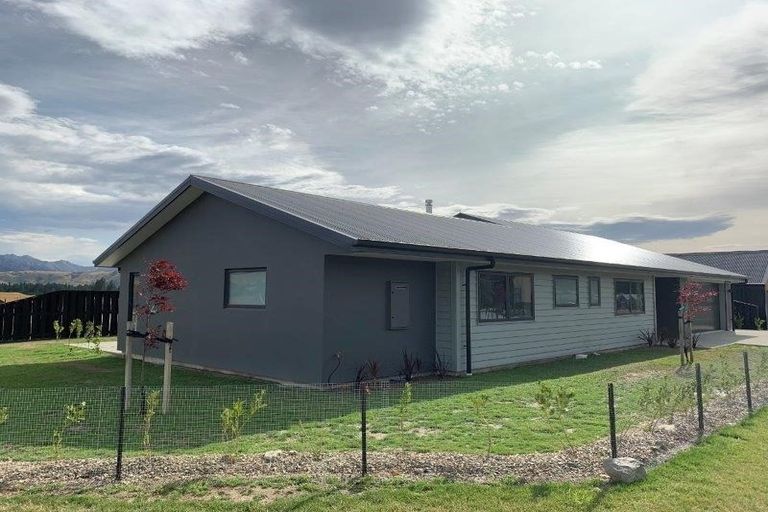 Photo of property in 12 Sawdon Street, Wanaka, 9305