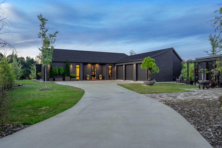 Photo of property in 10 Kohuhu Lane, Redwood Valley, 7081