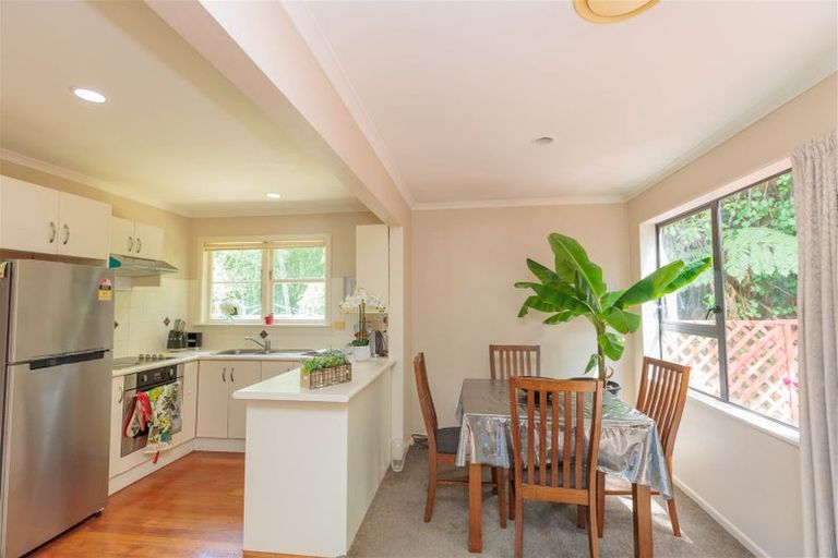 Photo of property in 29 Kahikatea Grove, Paparangi, Wellington, 6037