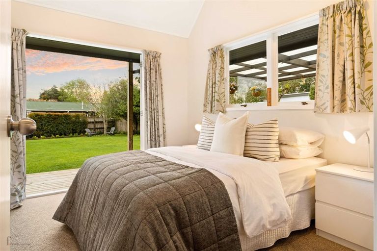 Photo of property in 74 Ferry Parade, Herald Island, Auckland, 0618